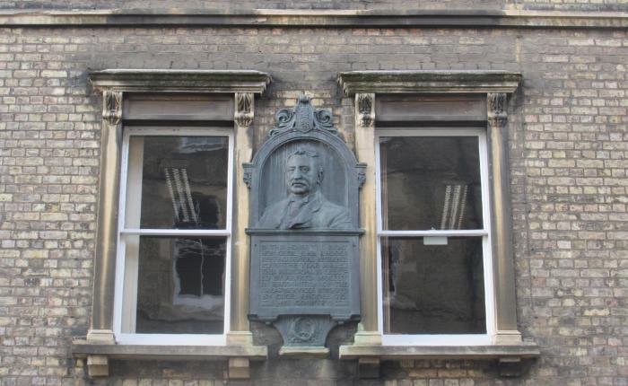 Oxford college officials backed plans to protect Rhodes&nbsp;memorial